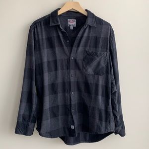 Aritzia TNA Boyfriend Fit Flannel Button Down